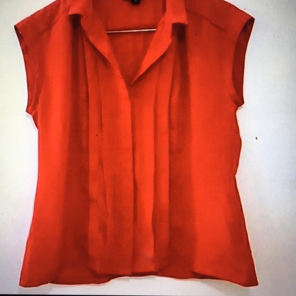 Red blouse - Picture 4 of 4